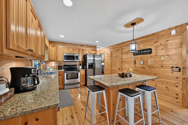 22 Kings Court, Ellijay, GA 30540