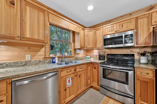 22 Kings Court, Ellijay, GA 30540