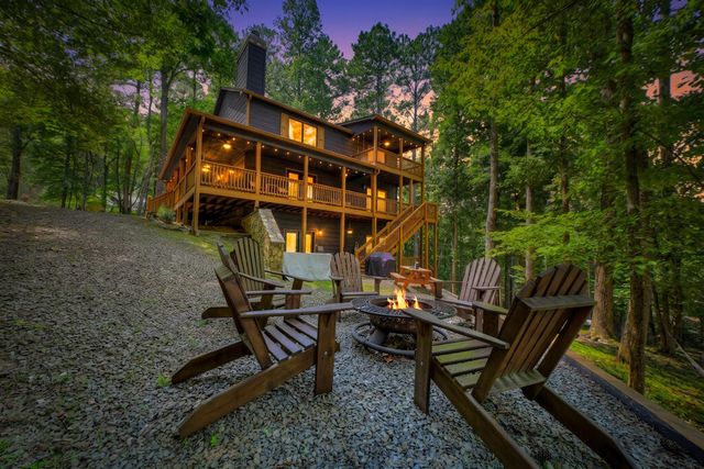 22 Kings Court, Ellijay, GA 30540