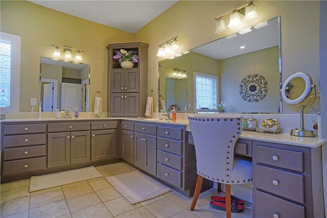 1521 Skyline Vista Court, Russellville, AR 72802