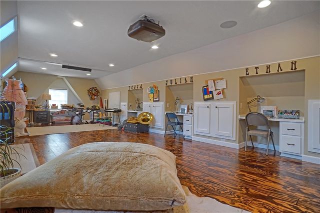 1521 Skyline Vista Court, Russellville, AR 72802