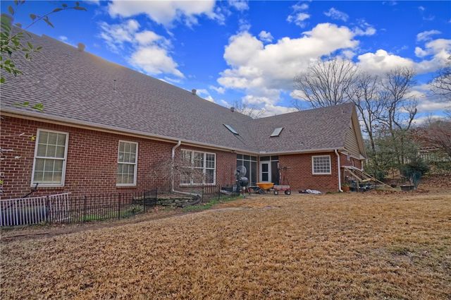 1521 Skyline Vista Court, Russellville, AR 72802