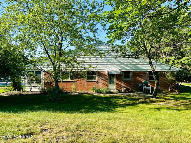 26 B Moccasin Drive B, Whiting, NJ 08759