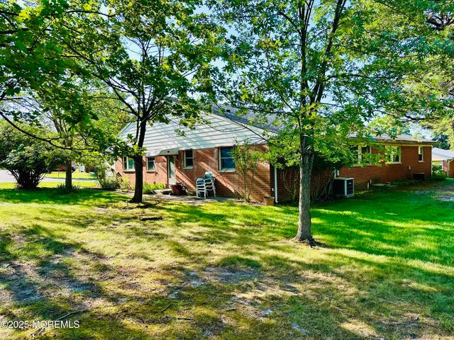 26 B Moccasin Drive B, Whiting, NJ 08759