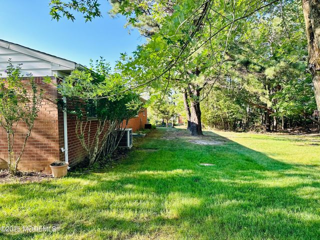 26 B Moccasin Drive B, Whiting, NJ 08759