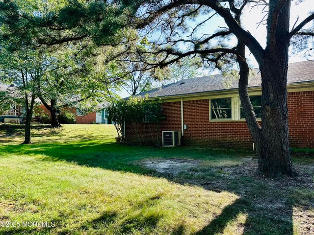 26 B Moccasin Drive B, Whiting, NJ 08759