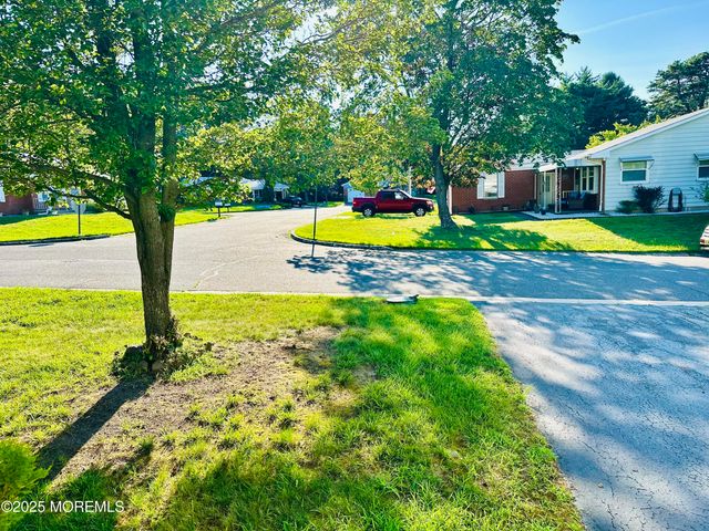 26 B Moccasin Drive B, Whiting, NJ 08759