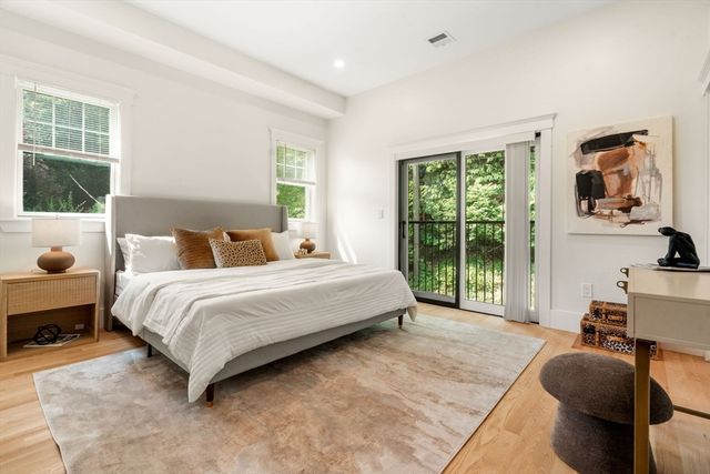 57-59 Highland Rd 59, Brookline, MA 02445