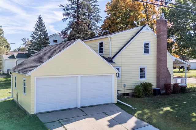 615 BUCK STREET, New London, WI 54961