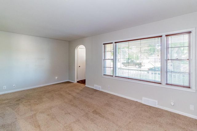 615 BUCK STREET, New London, WI 54961