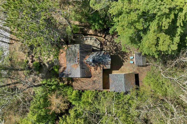 43 Howard Road, Holderness, NH 03245