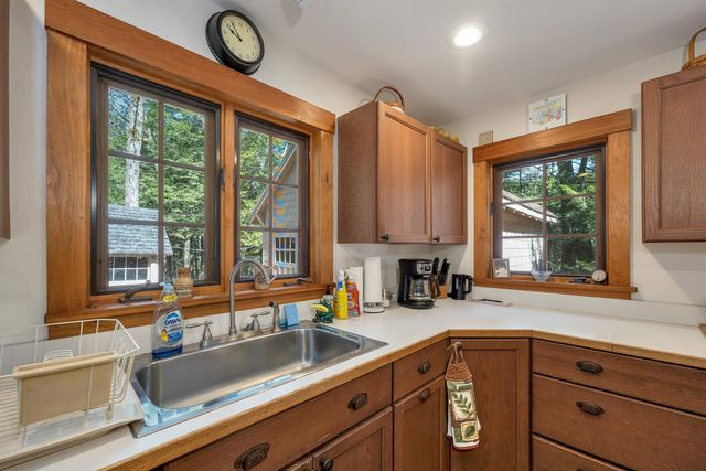 43 Howard Road, Holderness, NH 03245
