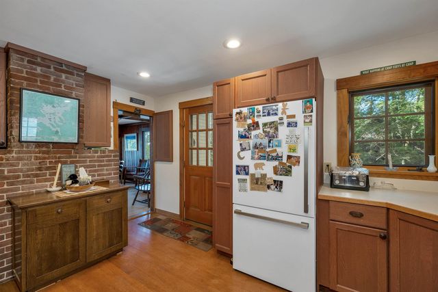 43 Howard Road, Holderness, NH 03245