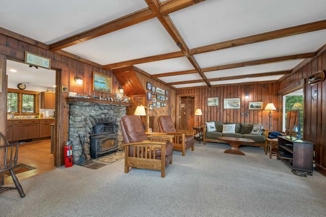 43 Howard Road, Holderness, NH 03245