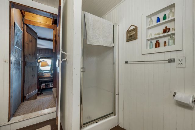 43 Howard Road, Holderness, NH 03245