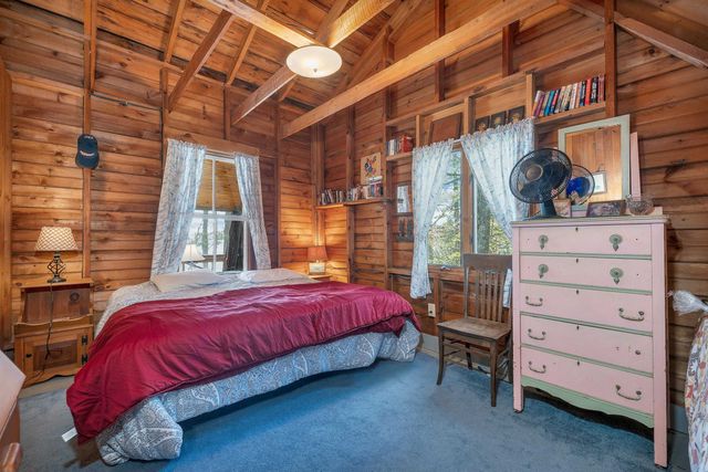 43 Howard Road, Holderness, NH 03245