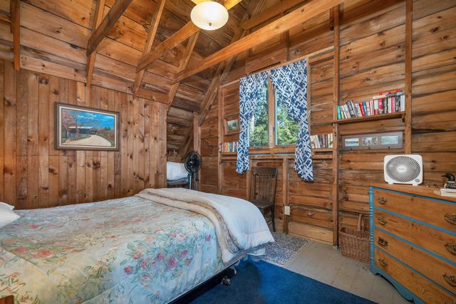 43 Howard Road, Holderness, NH 03245