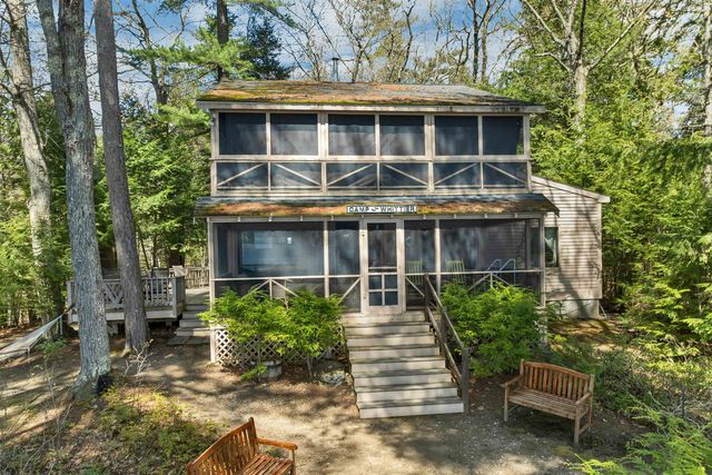 43 Howard Road, Holderness, NH 03245