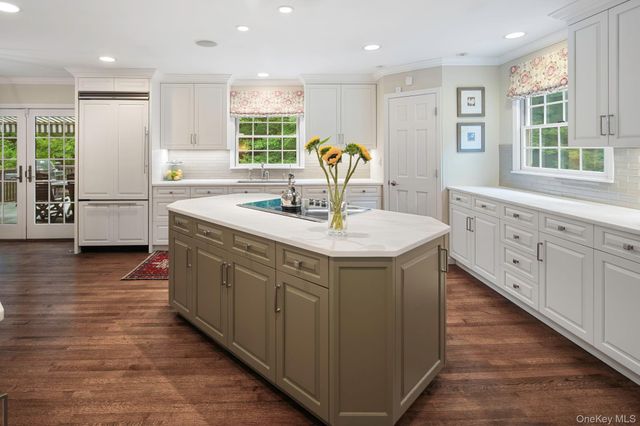 12 Suzanne Lane, Chappaqua, NY 10514