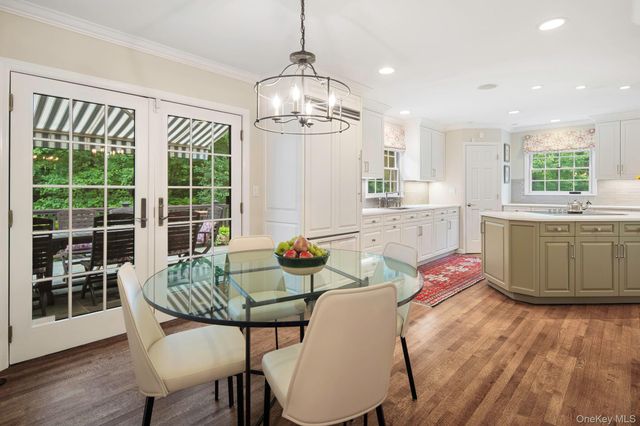 12 Suzanne Lane, Chappaqua, NY 10514