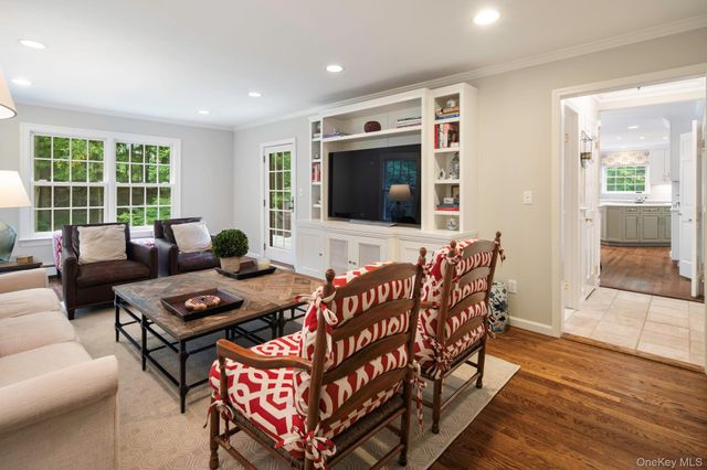 12 Suzanne Lane, Chappaqua, NY 10514