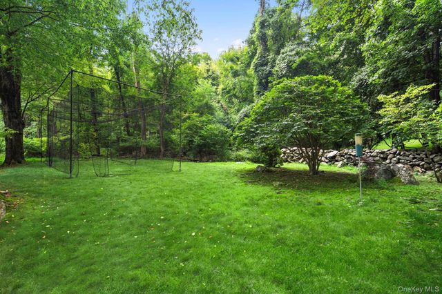 12 Suzanne Lane, Chappaqua, NY 10514