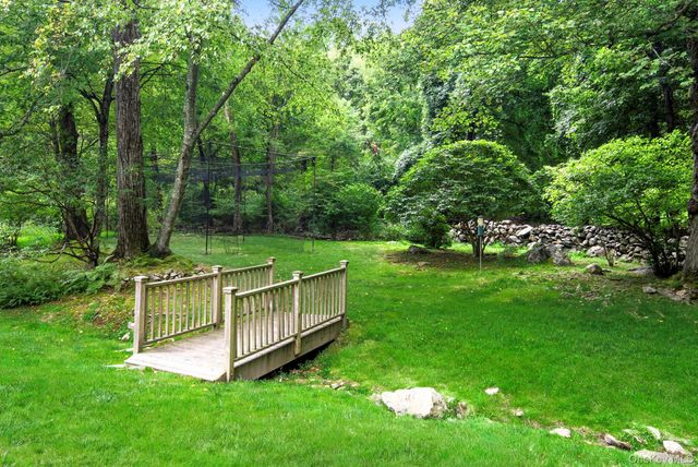 12 Suzanne Lane, Chappaqua, NY 10514