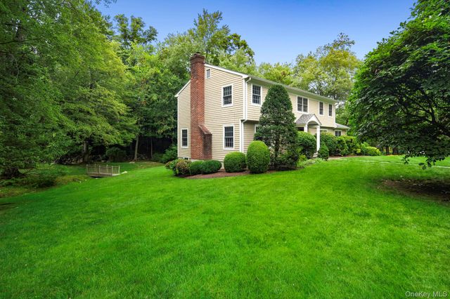 12 Suzanne Lane, Chappaqua, NY 10514