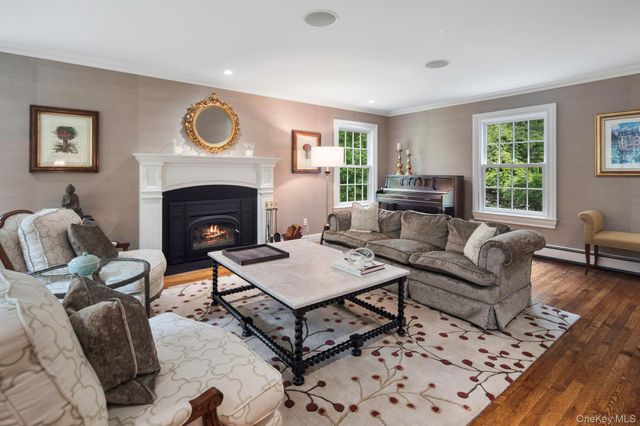 12 Suzanne Lane, Chappaqua, NY 10514