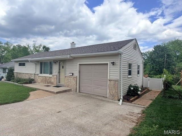 422 Barron Lane, Webster Groves, MO 63119