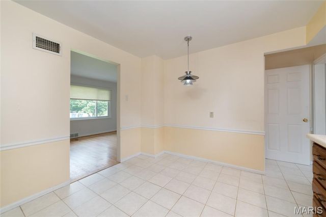 422 Barron Lane, Webster Groves, MO 63119