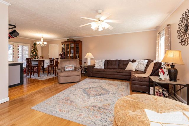 22 Ivy Garden Drive, Candler, NC 28715