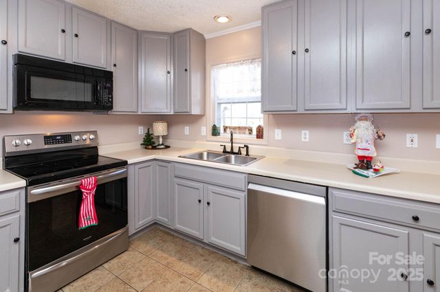 22 Ivy Garden Drive, Candler, NC 28715