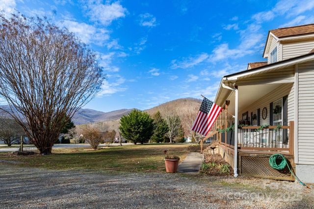 22 Ivy Garden Drive, Candler, NC 28715