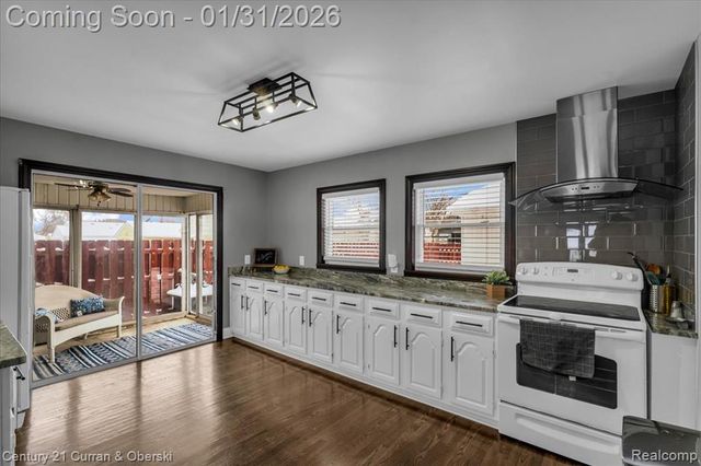 2163 Thomas Street, Lincoln Park, MI 48146