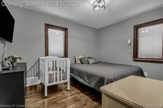 2163 Thomas Street, Lincoln Park, MI 48146