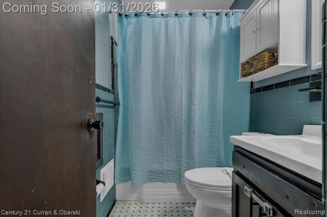 2163 Thomas Street, Lincoln Park, MI 48146