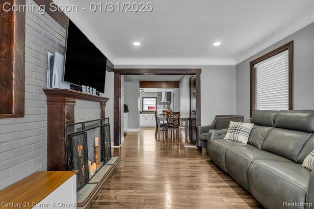 2163 Thomas Street, Lincoln Park, MI 48146