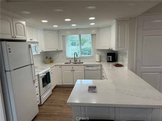 370 Avenida Castilla B, Laguna Woods, CA 92637
