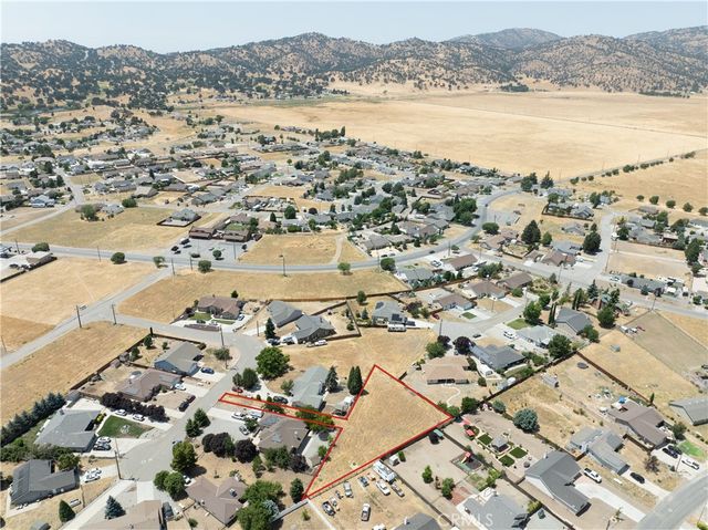 18140 Flare Drive, Tehachapi, CA 93561