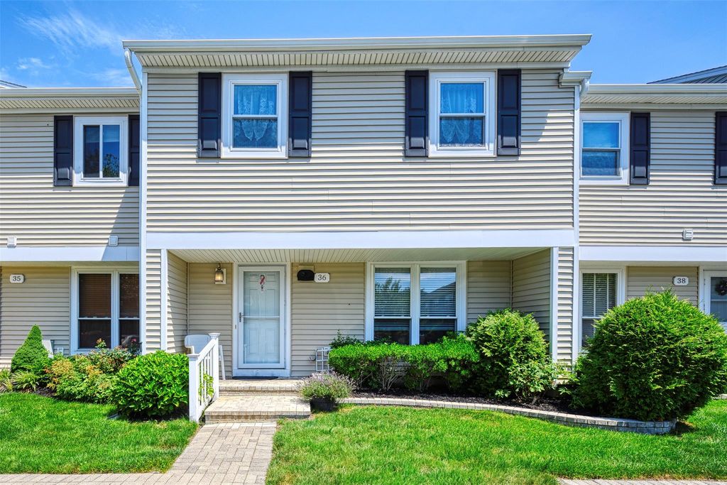 100 Baker Court 36, Island Park, NY 11558