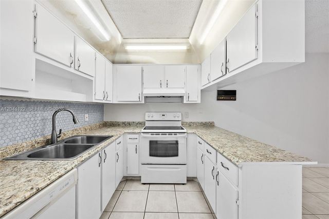 3118 Spanish Wells Dr 15-C, Delray Beach, FL 33445