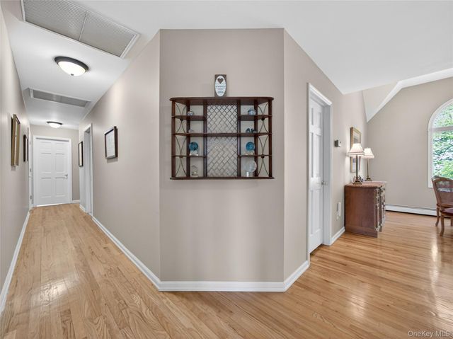 18 Almond Tree Lane, Warwick, NY 10990