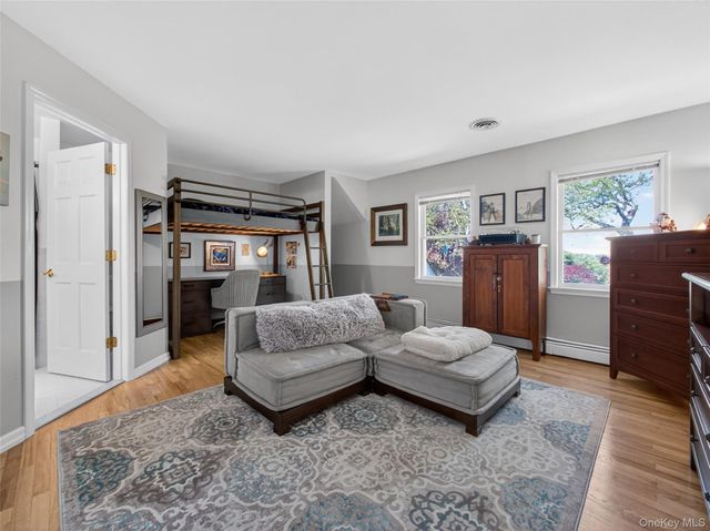 18 Almond Tree Lane, Warwick, NY 10990