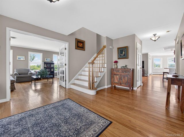 18 Almond Tree Lane, Warwick, NY 10990