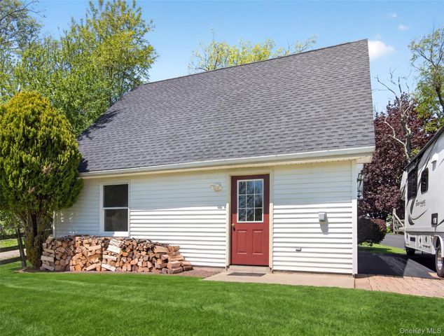 18 Almond Tree Lane, Warwick, NY 10990
