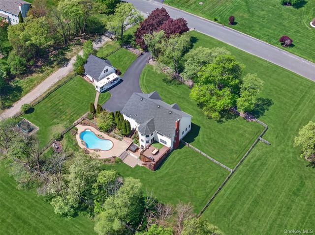 18 Almond Tree Lane, Warwick, NY 10990