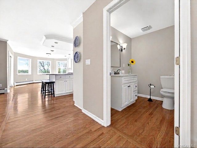 18 Almond Tree Lane, Warwick, NY 10990