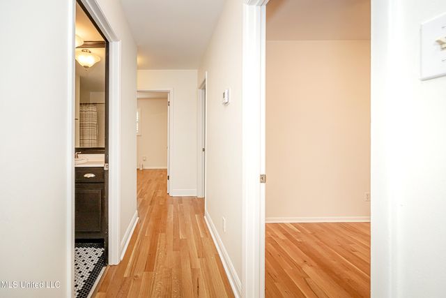 1107 Le Badine Court, Ocean Springs, MS 39564