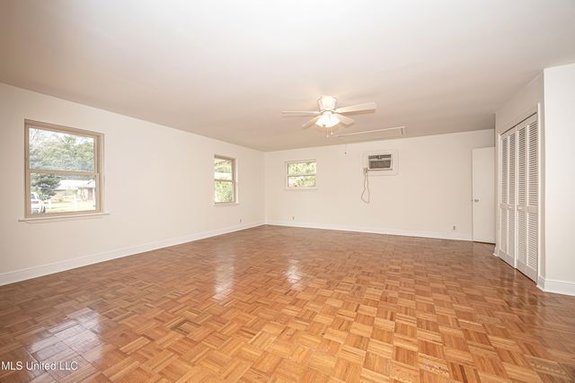 1107 Le Badine Court, Ocean Springs, MS 39564